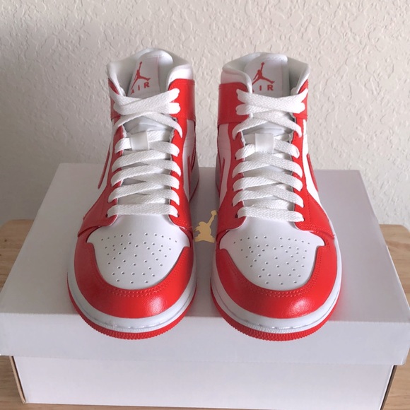 ❤️🤍NIKE AIR JORDAN 1 MID SNEAKERS🤍❤️ - Picture 2 of 7